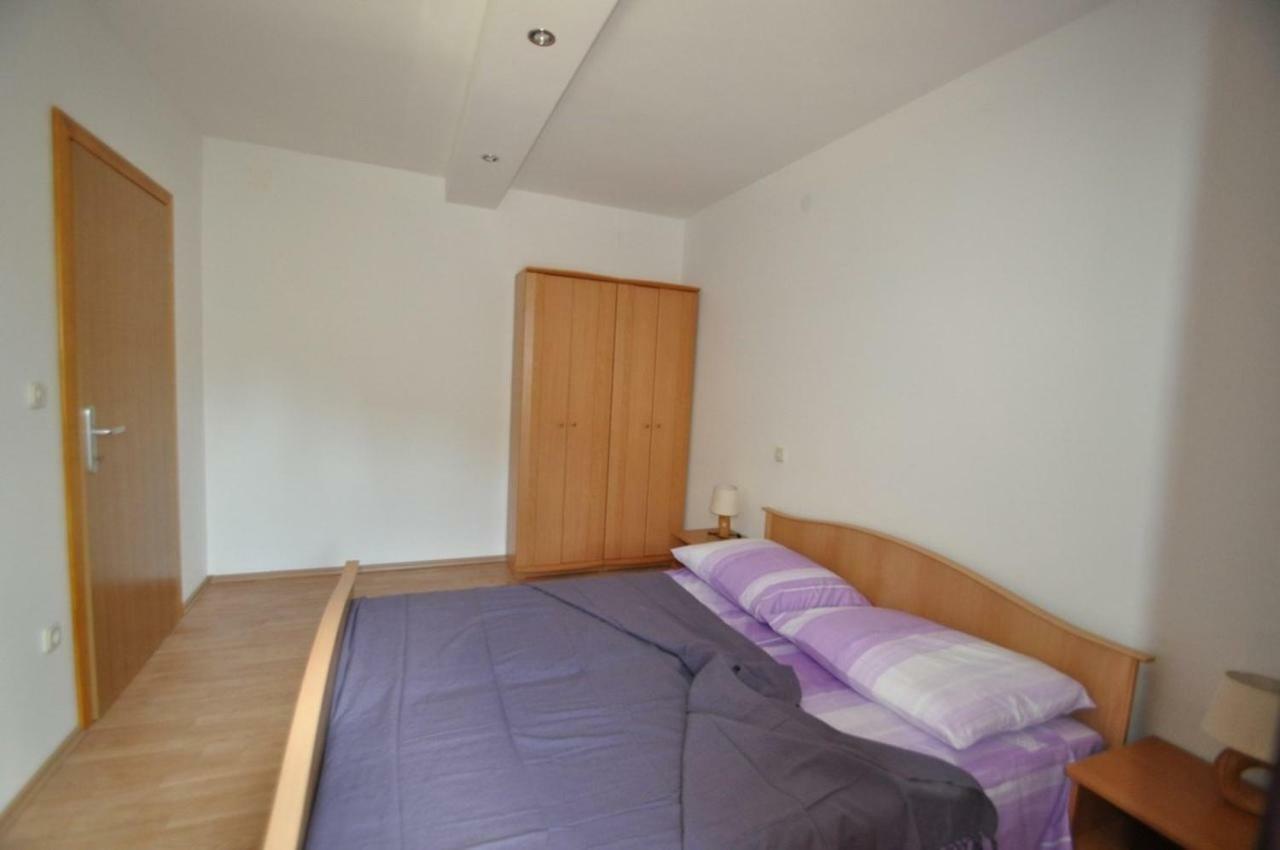 Apartment In Vrbnik/Insel Krk 36796 Buitenkant foto
