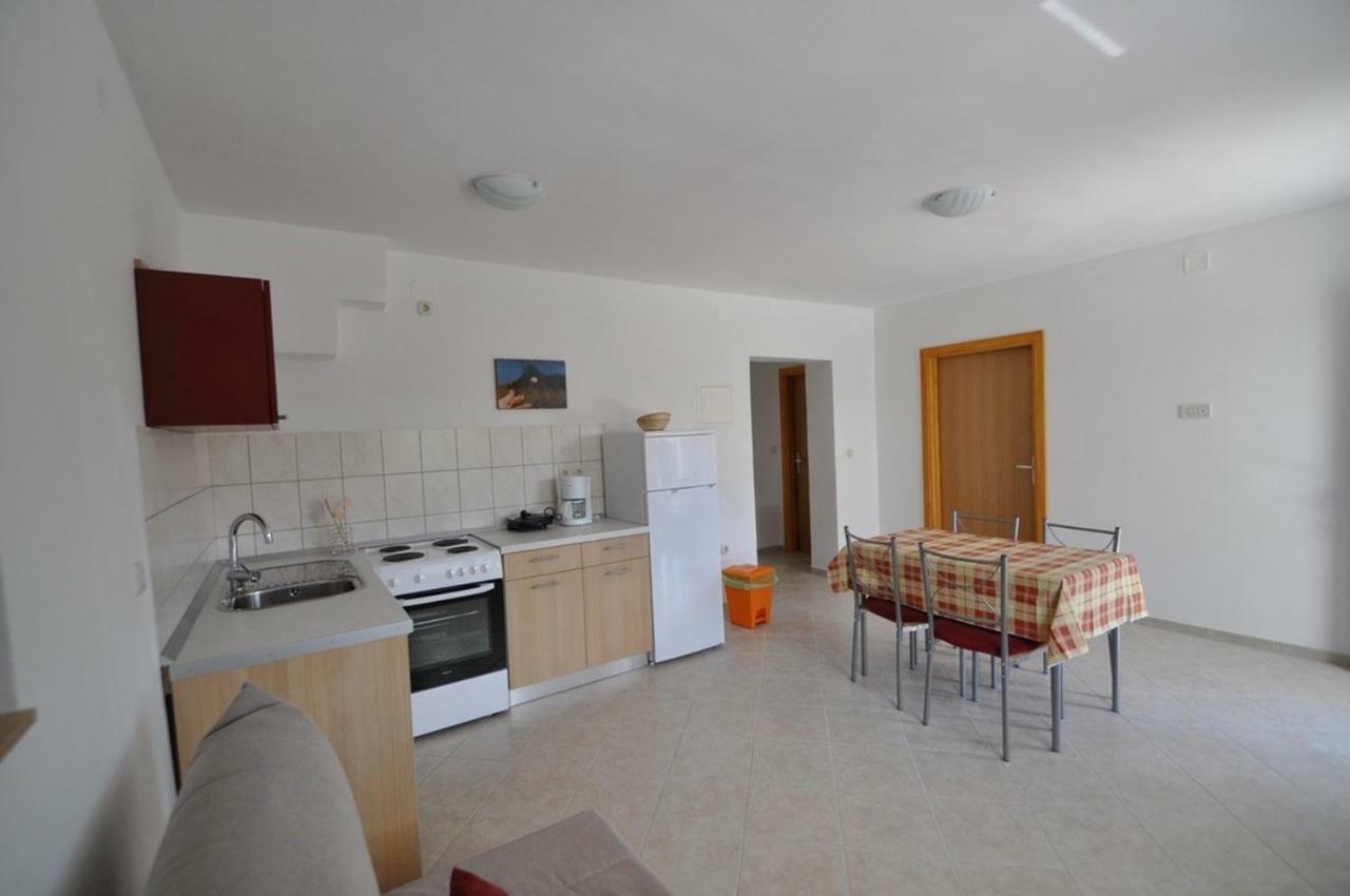 Apartment In Vrbnik/Insel Krk 36796 Buitenkant foto